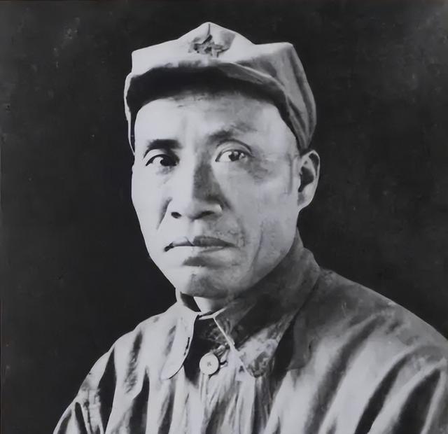 朱德有哪些战功，为何能当总司令和十大元帅之首？毛主席一语道破