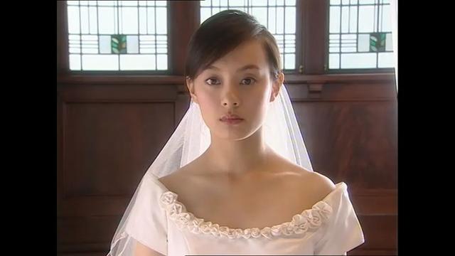 "大脑门娘娘"孙俪，正在优雅地老去