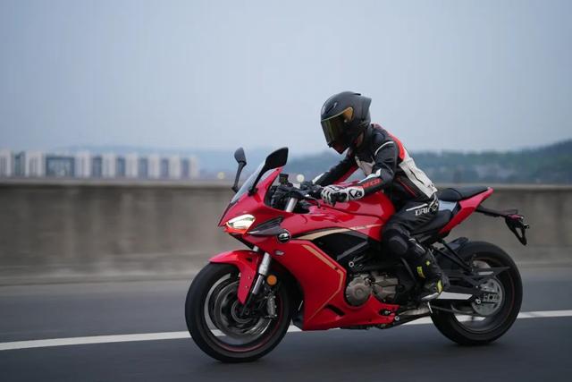 49999元！QJMOTOR终于发布新款赛600，性能提升，外观变化很大