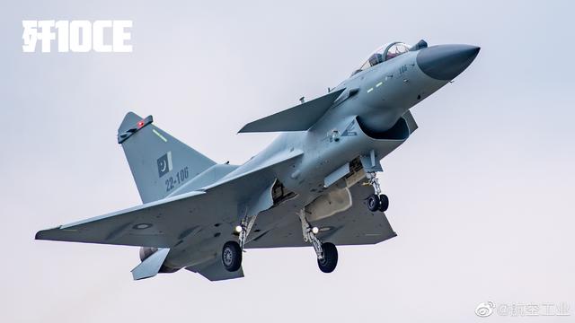 巴基斯坦空军列装歼10CE，印度空军环顾四周：我还能买啥？