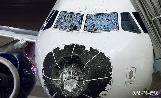 又是波音！马航一架波音737客机紧急折返，几秒俯冲7000英尺