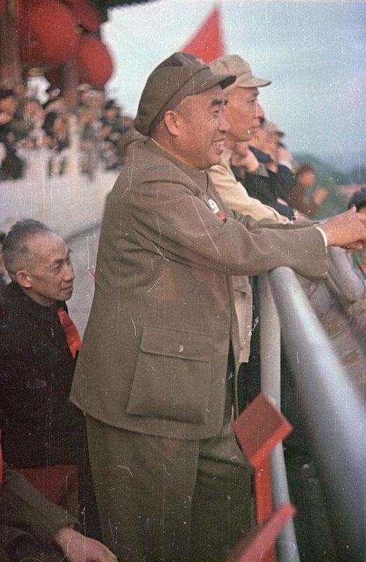 1950年美国女作家逝世，临终前交代：把我的遗产和骨灰都交给朱德