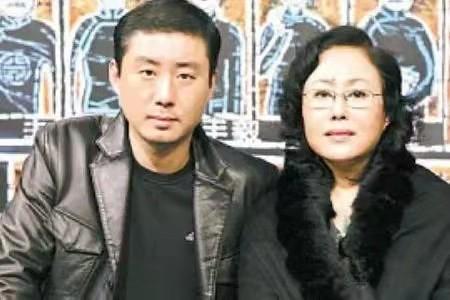 72岁的斯琴高娃：两段带泪的婚姻，三婚丈夫病逝，风光背后有眼泪