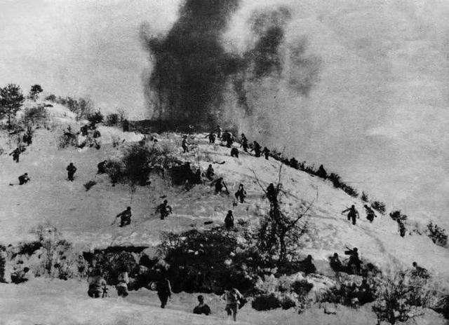 九兵团在长津湖重创美军，杜鲁门大怒：马歇尔和麦克阿瑟害了我