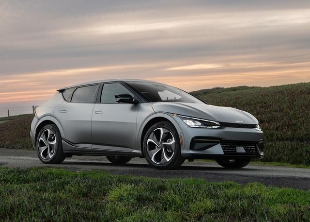 起亚电动汽车价格，起亚EV6公布北美定价信息，最低售价约22万元，性价比出众