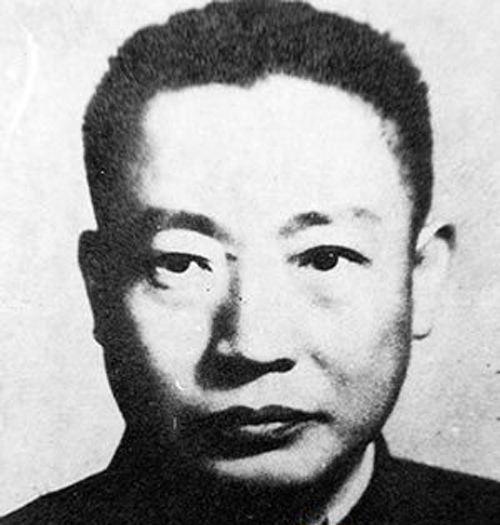 蒋经国如何掌握特务组织？中统元老流放美国养鸡，军统毛人凤更惨