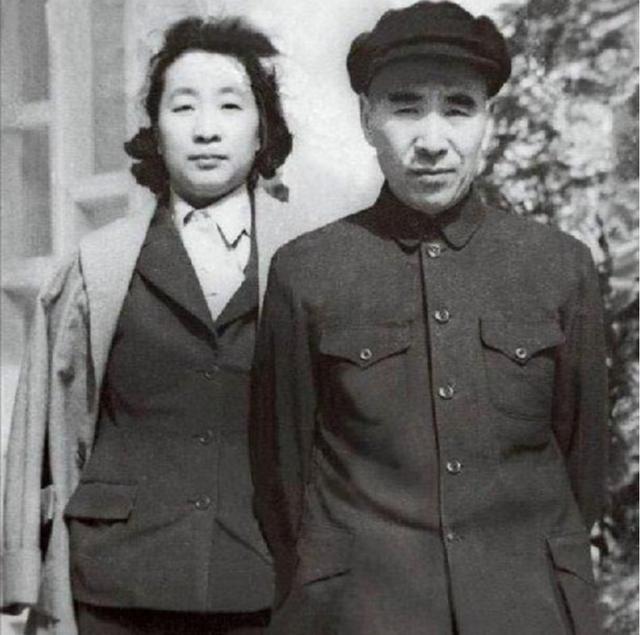 59年林彪返乡探望，特意托村里书记给一名女子3000元，这是为何？