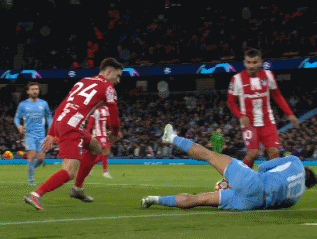 0-1，输球又输人！马竞全场0射门，创耻辱纪录，球员踢球闷人发泄