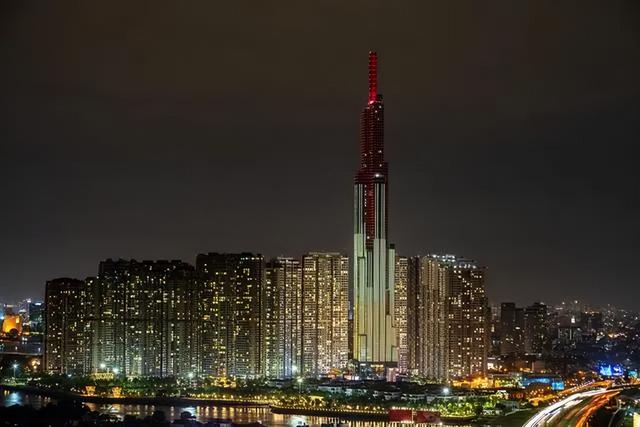 李嘉诚抄底之前，东南亚第一高楼桂冠已花落越南