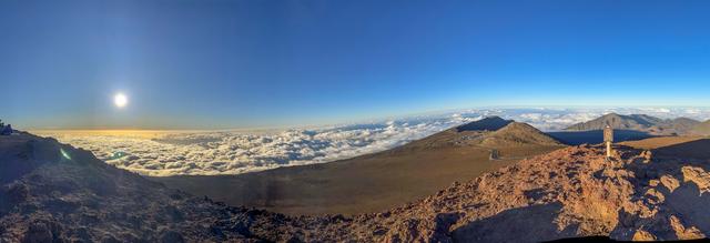 夏威夷最大的休眠火山，砾石散落的地面，是地球上最像火星的地方