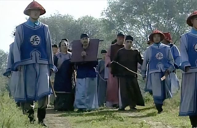 古代押运流放的女囚犯，来回足足数千里路，为何衙役们还争着要去