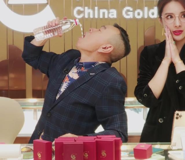 被点名批评的65岁潘长江，是时候该收手了