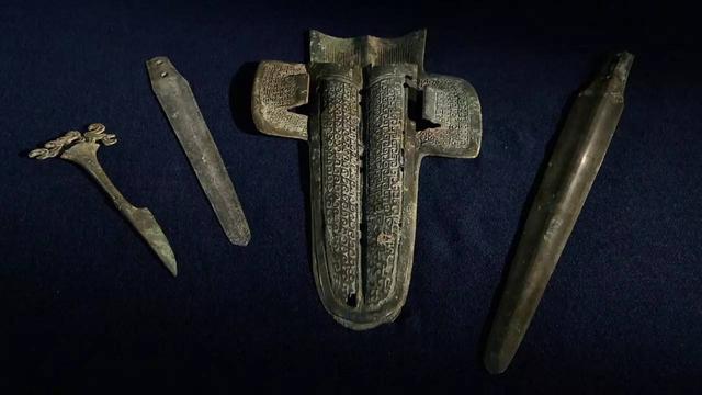 三峡上方惊现黄金洞，勘察队冒死进入，揭开背后隐藏的千年秘密