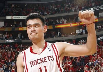 一个人的中国梦，从走出国门到NBA，一代传奇姚明的辛酸历程