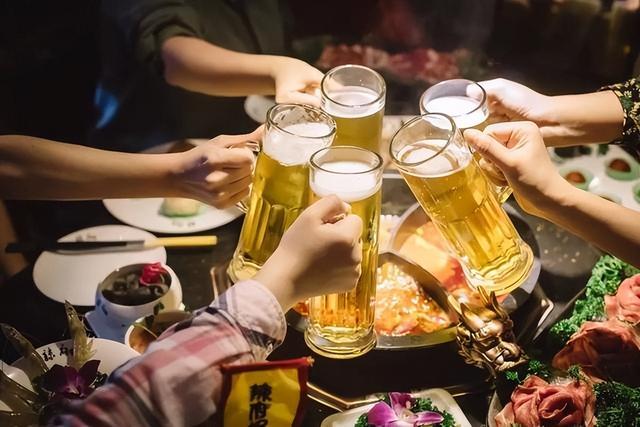 空腹不能喝牛奶、吃香蕉？错了！空腹真正不能吃的是这3类食物