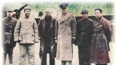 「罕见」周恩来和十大元帅的同框照，张张珍贵，尽显功勋风采