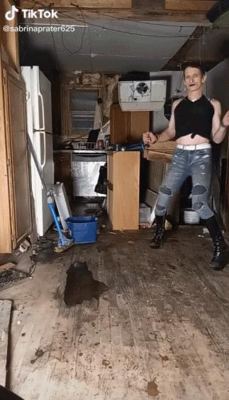 「通告」背影跳舞男,背影跳舞男性