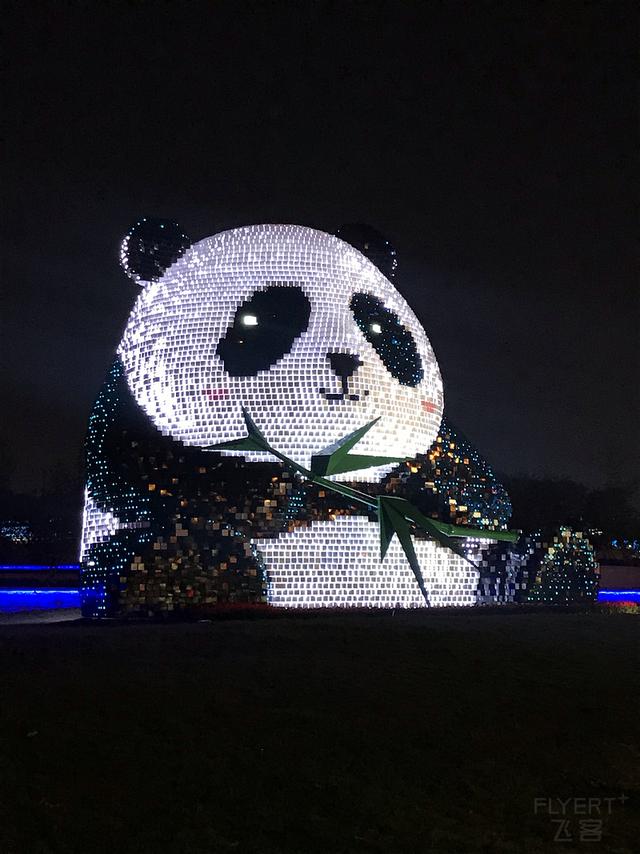 驚喜滿滿！王牌A359墨鏡俠執飛首航，川航還給乘客准備了大禮包