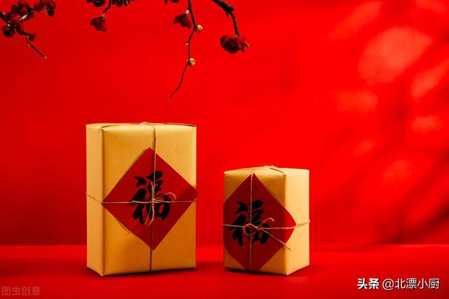 正月初二，别忘开门迎财神，还有“忌3事吃3样”，迎财神过新年