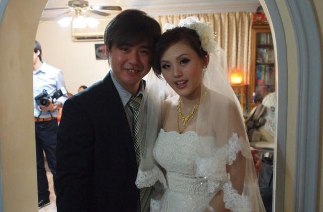 摄影师黄柏雄救助理双双坠亡，剧组全面停工，死亡细节曝光引众怒