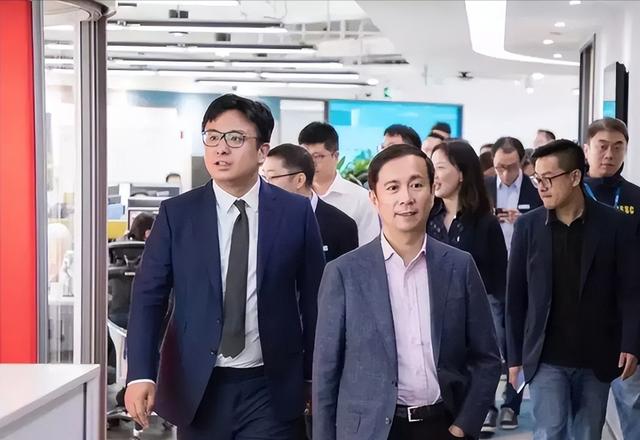85后小伙，饿了么创始人，张旭豪套现700亿后现在怎么样了