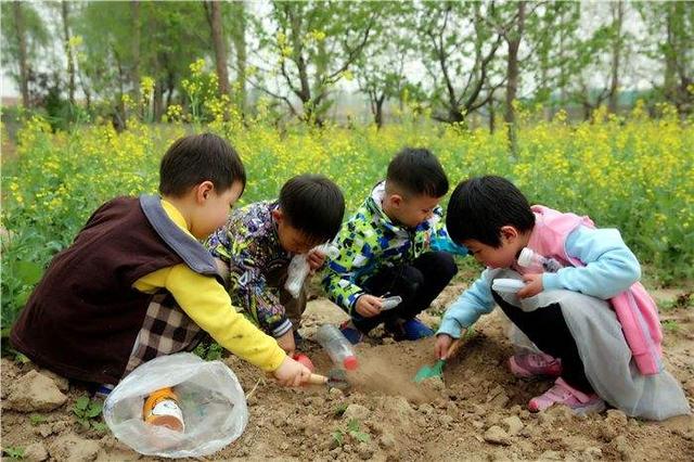 他坐牢27年后，被无罪释放，获赔496万元，如今55岁，又结婚了
