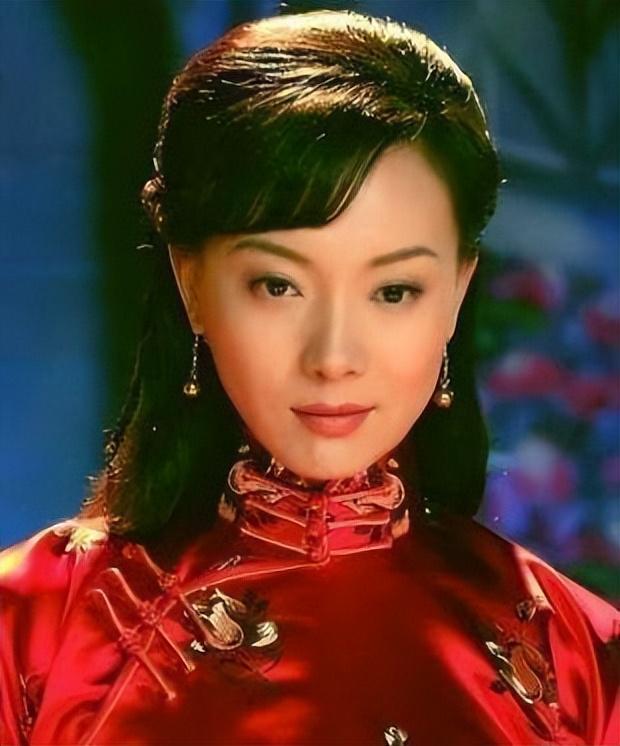 陈数养女母亲节表孝心，送花合影全程不见继子，曾和赵胤胤传离婚