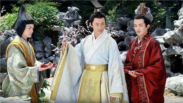 一个位极人臣，一个宠冠天下，却都被预言会饿死，最终全部应验