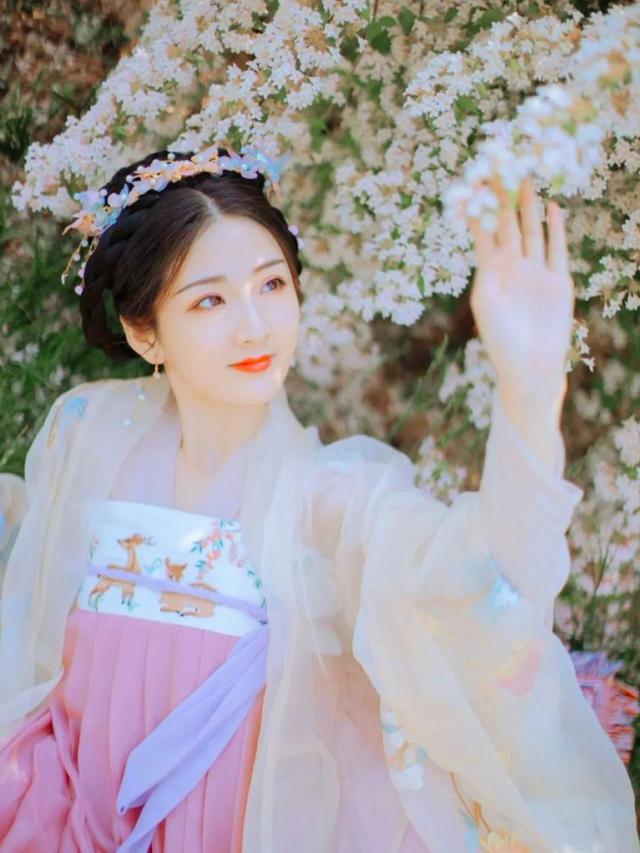 烟雨江南，花香染巷
