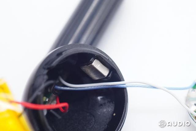 浅入耳式设计，5.1蓝牙芯片，联想thinkplus Liveods LP40拆解报告