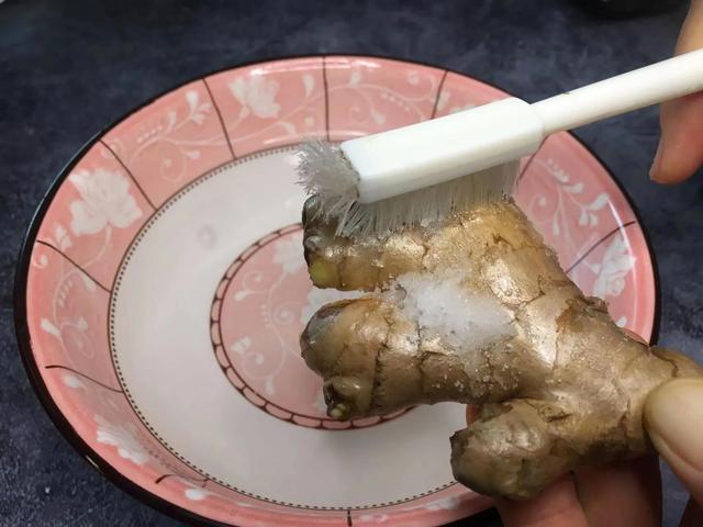 燕麦米和生姜炒一炒，没想到这么厉害，我家一年四季都在喝