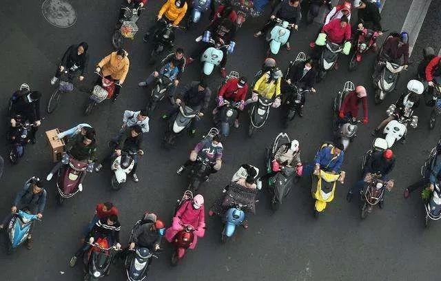 明确了！2022年，二轮、三轮、四轮车上路要上牌、买保险、考驾照