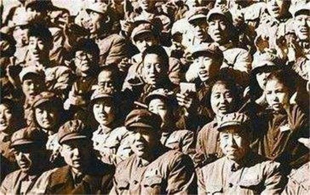 中国首枚原子弹爆炸成功，毛主席却要求先通知日本，这究竟是为何