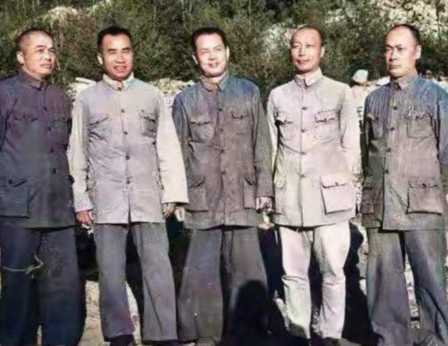 叶剑英从未指挥大兵团作战，为何是元帅？看看其贡献就明白了