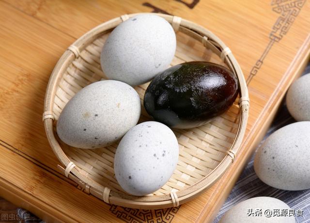 皮蛋这种美食有没有“毒”，吃了会危害健康吗？爱吃皮蛋的来看看