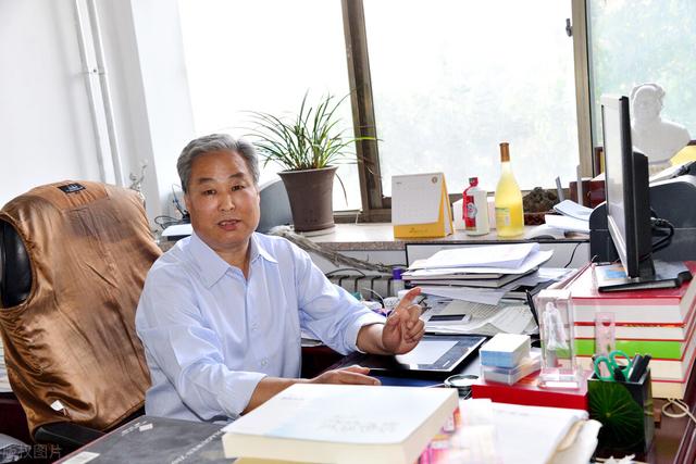 年轻人为什么反感专家建议？这些年专家到底提出了哪些不靠谱建议
