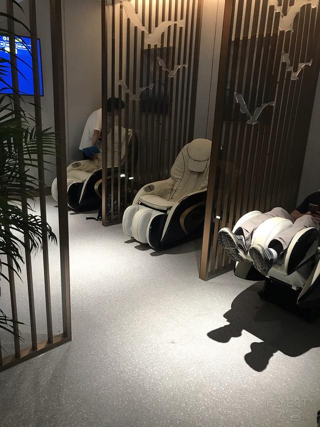 驚喜滿滿！王牌A359墨鏡俠執飛首航，川航還給乘客准備了大禮包