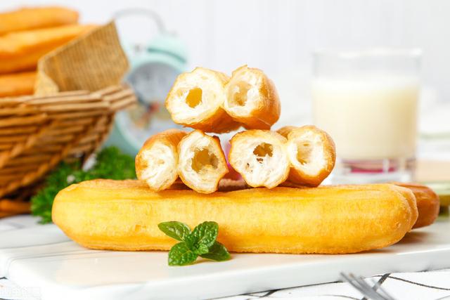 3岁孩子身高低于标准5厘米，医生朋友：孩子想长高需远离4种食物