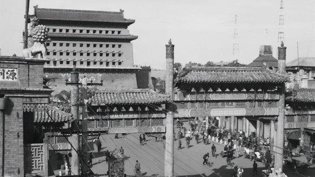 1954年，毛主席下达一奇怪命令：替我准备一个没有姓名的花圈