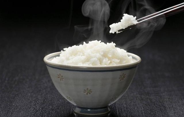 51岁养生大师“林海峰”去世，深刻反思：这5种“养生”法太伤身