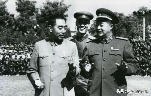 「罕见」周恩来和十大元帅的同框照，张张珍贵，尽显功勋风采