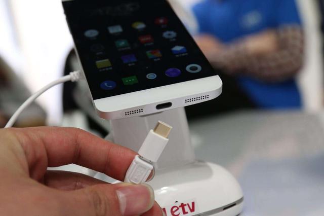 盘点曾经红极一时却又快速陨落的手机品牌，用过一半以上都是狠人