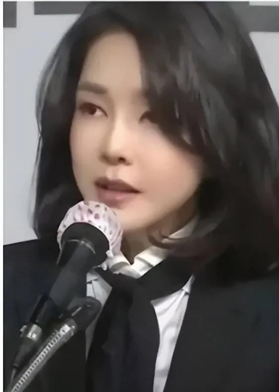 韩国新晋第一夫人终于“藏”不住了，她的故事远比你想象的要精彩