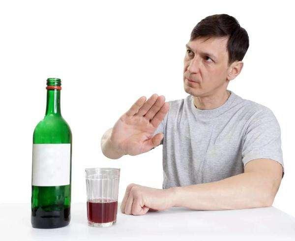 乙肝患者除了不能喝酒，这4种食物也要少碰，早知道早受益