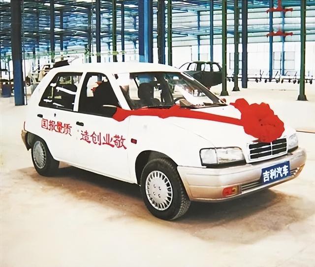 中国造车四十年，为啥只有李书福拿下了奔驰和沃尔沃？