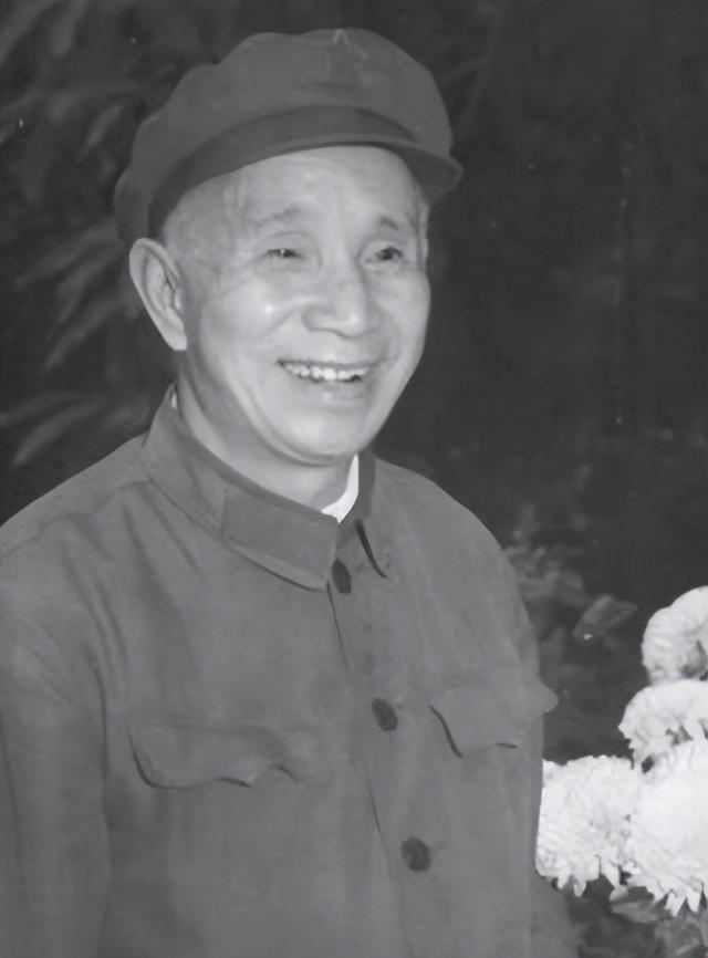 李银桥晚年接受采访，回忆毛主席对粟裕评价：再不讲永远没人知道