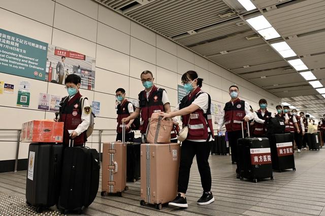 香港必须杜绝“黄丝”现象，对援港人员歧视性分配工作应检讨