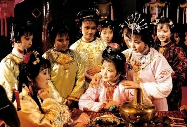 87版《红楼梦》幕后趣事，陈晓旭爱给人取外号，柳湘莲香菱成夫妻