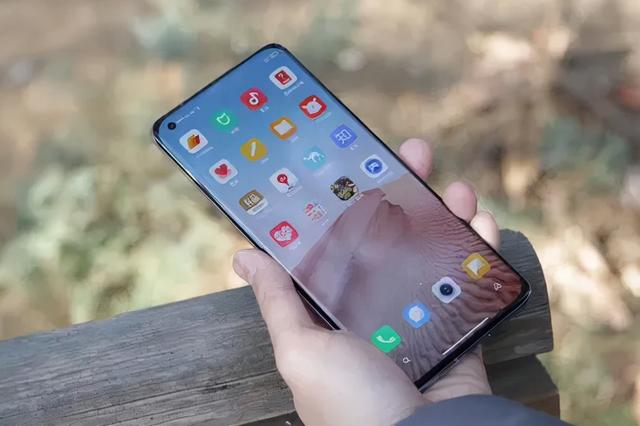 2021下半年买哪款手机？5款“最佳”机型推荐，绝对值得选择