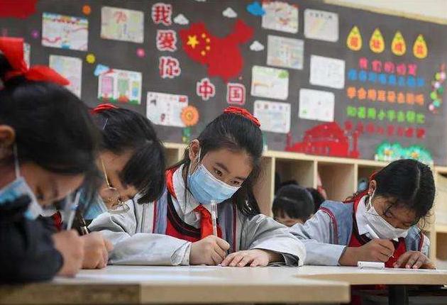 学生临近开学，家长却要“破产”？一张42万元的开学清单引发热议